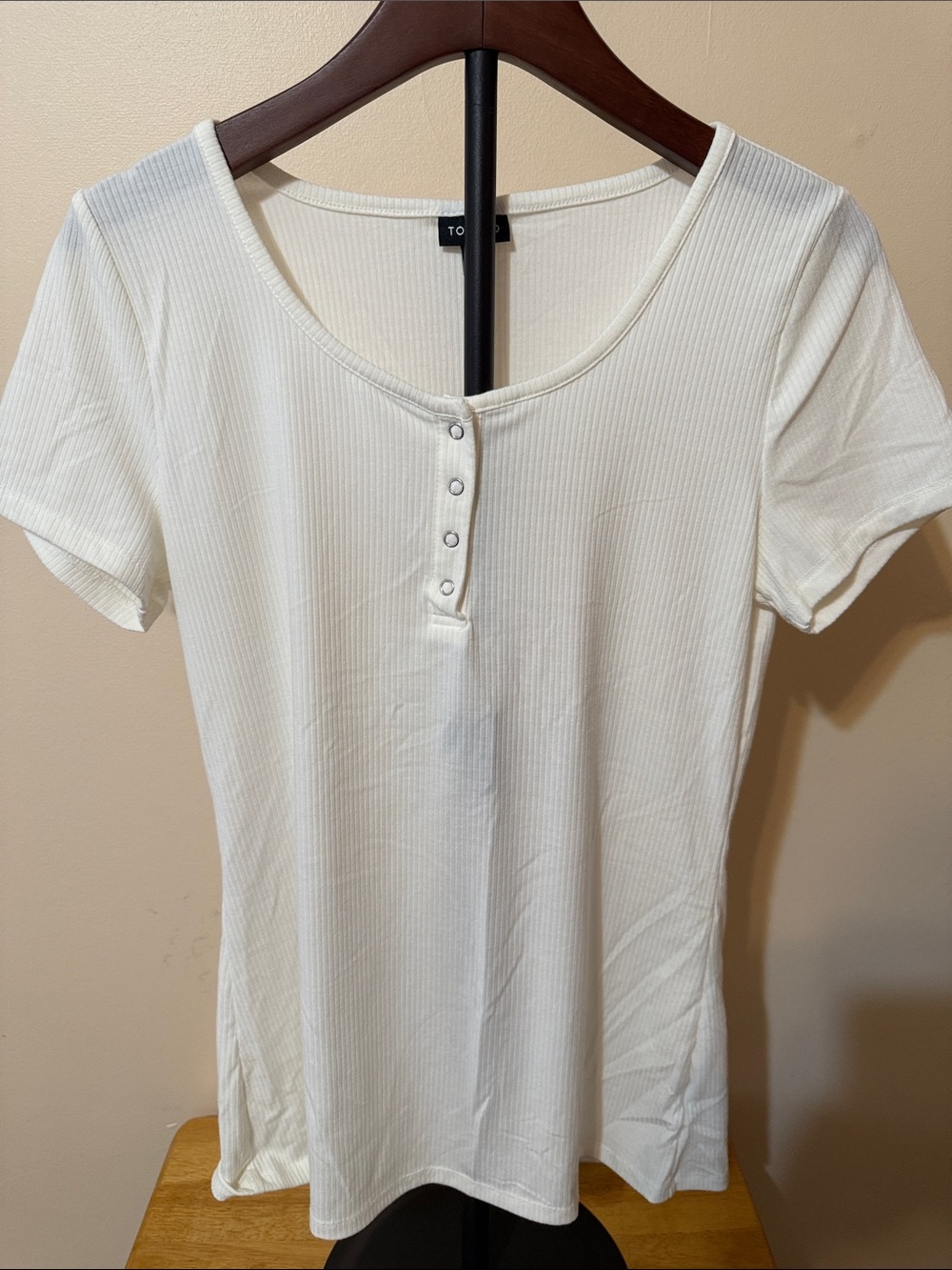 torrid Cream Ribbed Snap-Front Short Sleeve Tee